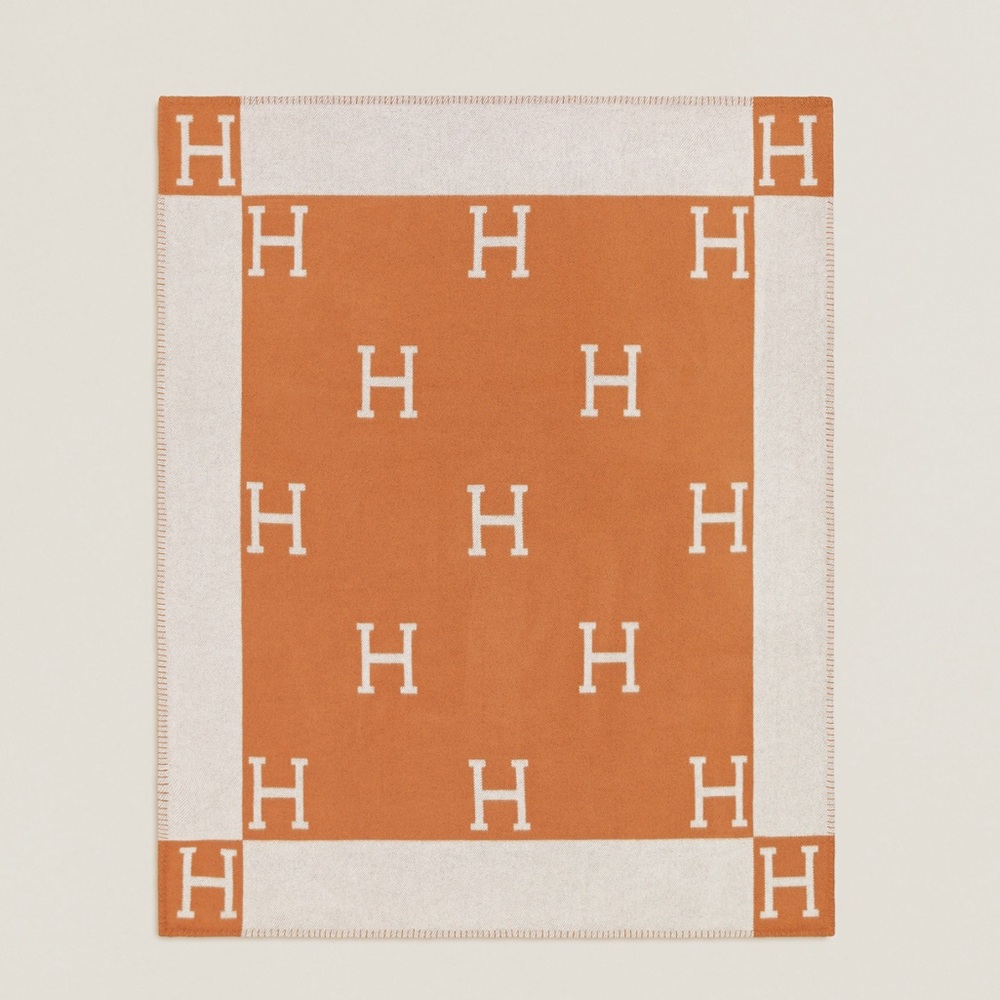 NWT Hermes Avalon throw blanket - full set